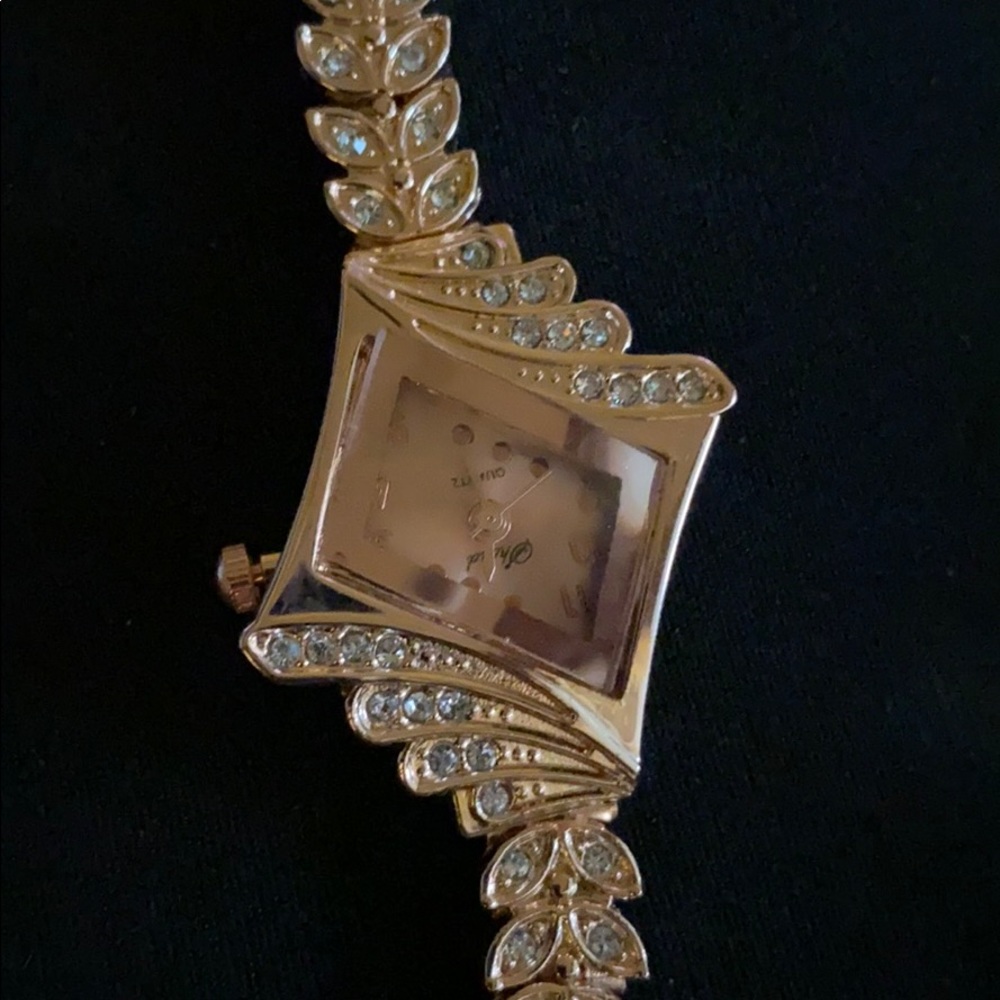Brand New Women's Alloy  Quartz Watch Read details - Picture 2 of 3